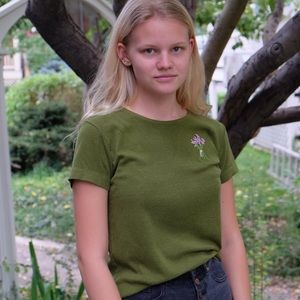 Green embroidered tshirt